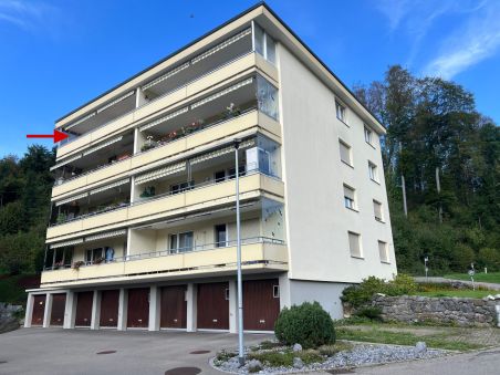3.5-Zimmer--Altbau-Wohnung im 3. OG